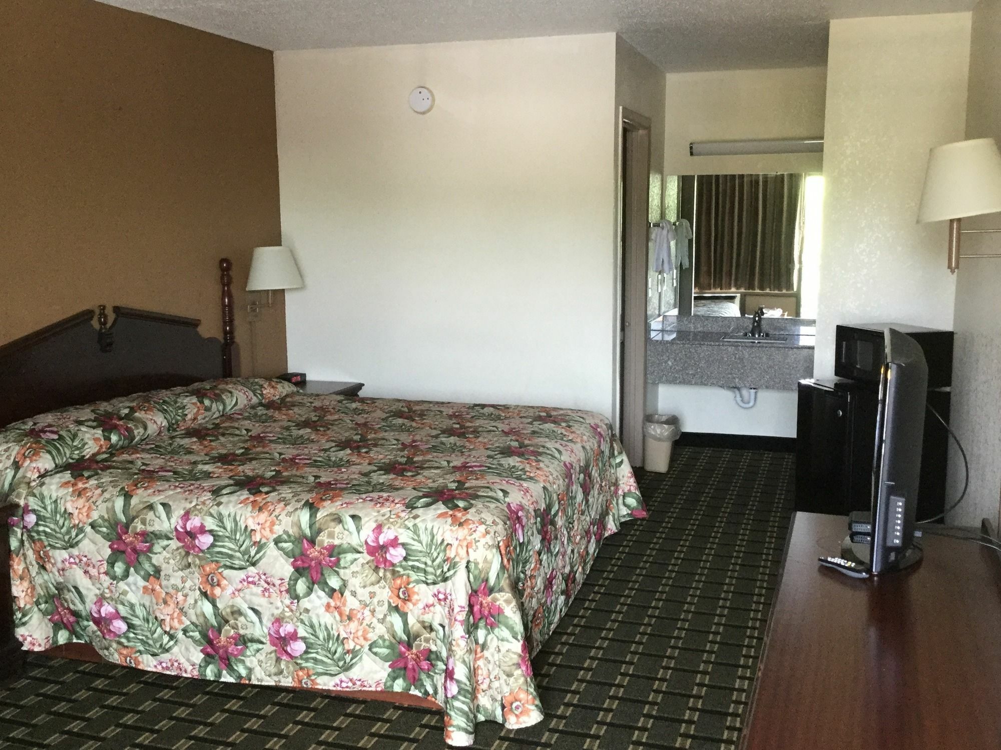 Americas Best Value Inn - Goodlettsville Exterior photo